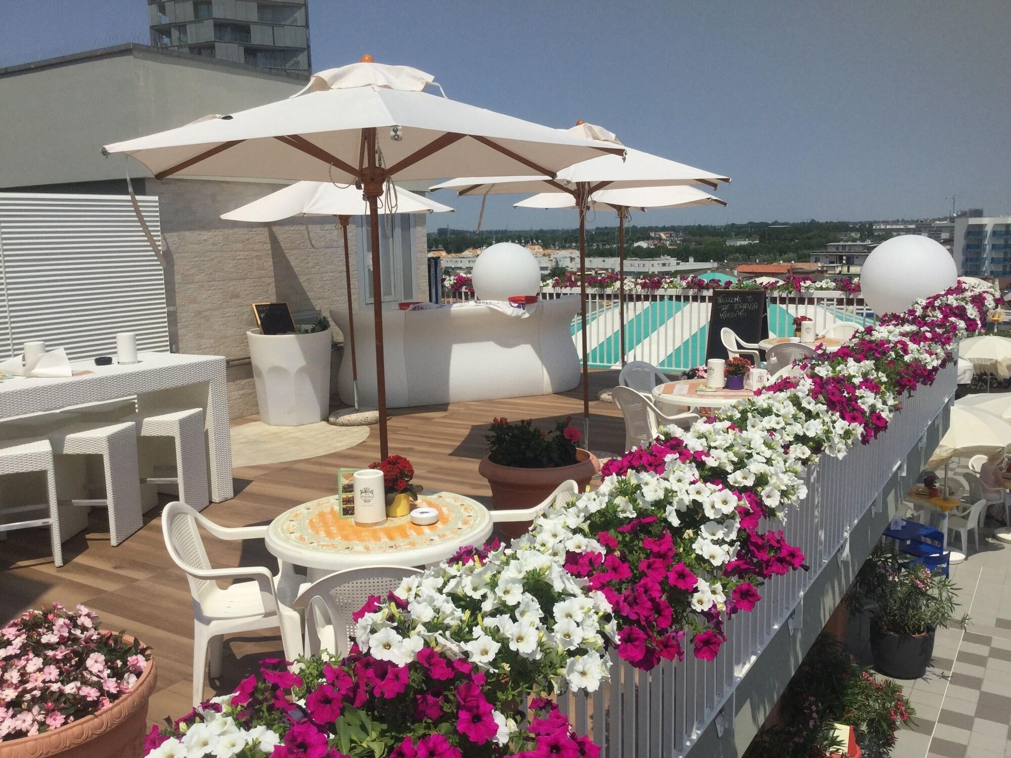 Hotel Principe Palace Lido di Jesolo Exteriör bild
