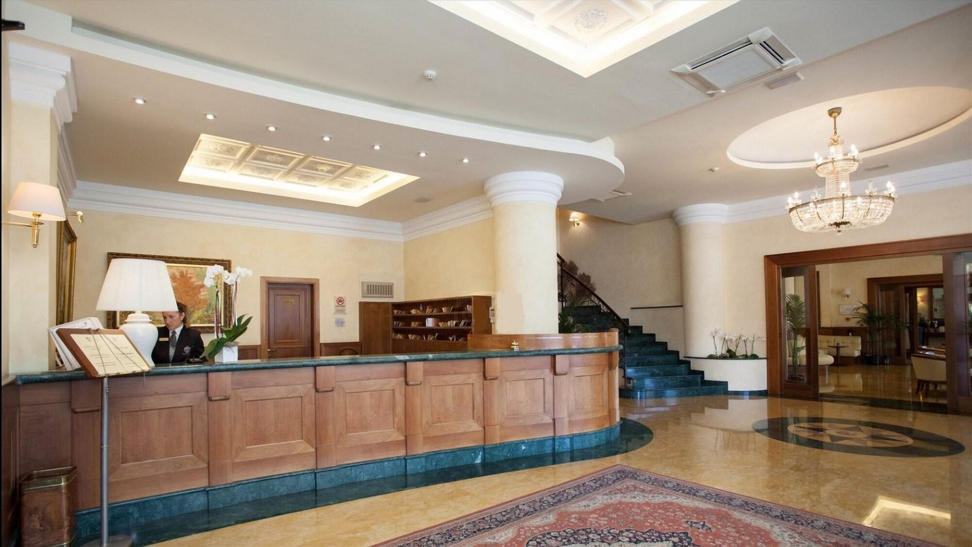 Hotel Principe Palace Lido di Jesolo Exteriör bild